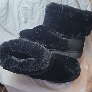 Cozy Black Fur-Lined Women's Boots